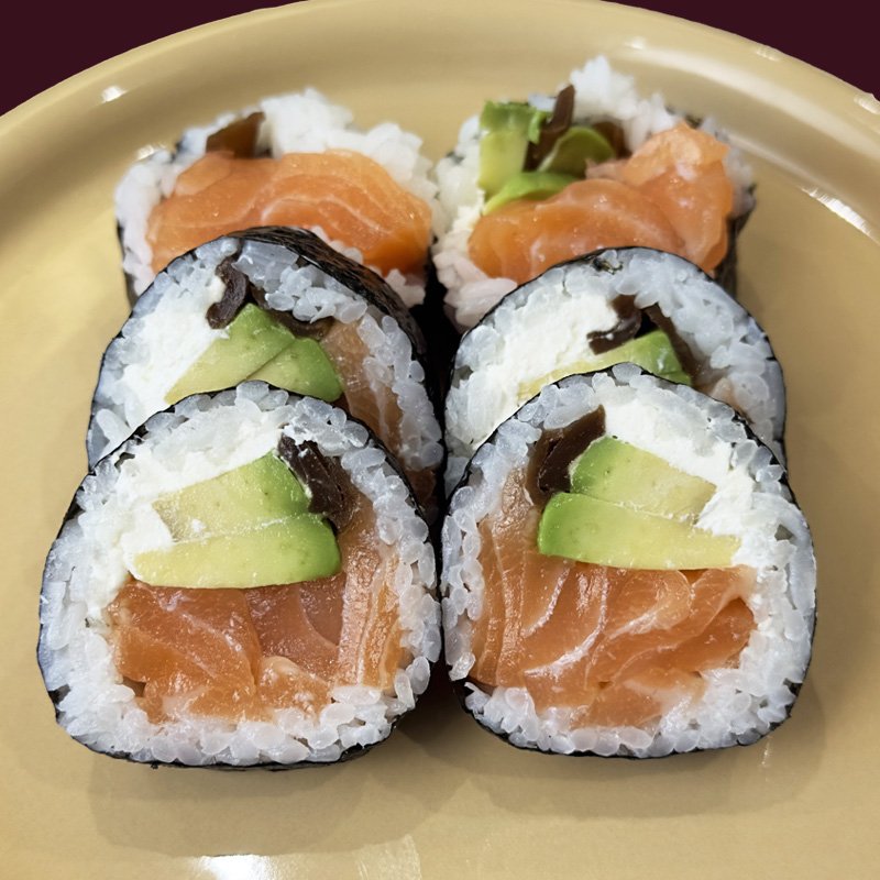 Futomaki: łosoś awokado